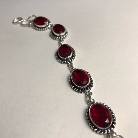 Stunning 925 Sterling Silver Garnet Bracelet - Picture 3 of 3